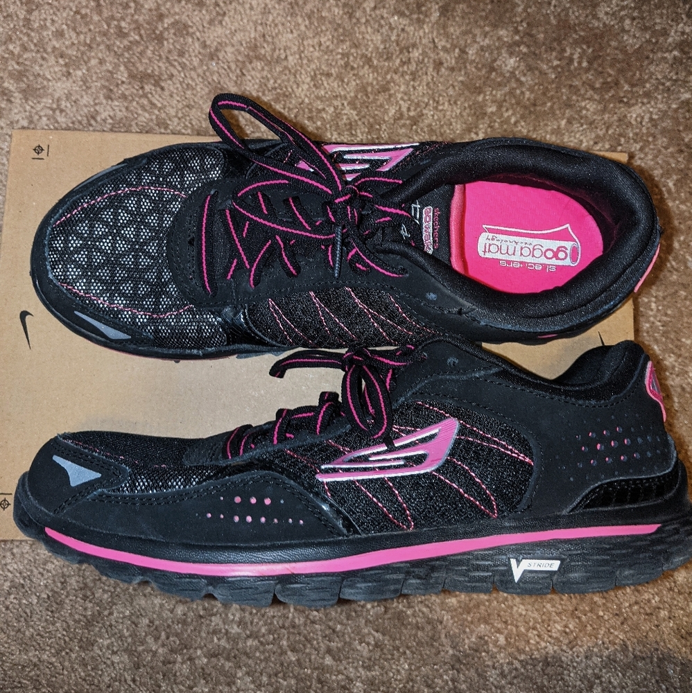 Skechers